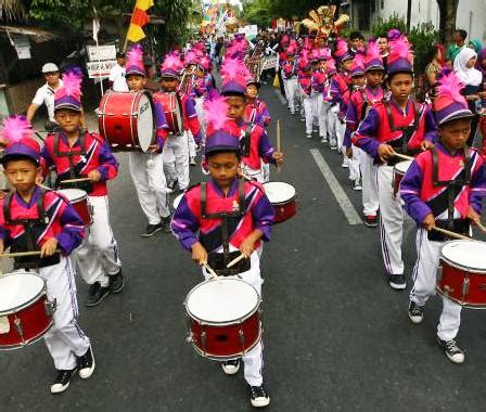 FOTO FOTO NAPAK BUDAYA SAMANHUDI Begini Meriahnya Kirab NBS 2014