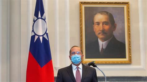 US Health Secretary Hails Taiwan’s Response to COVID-19