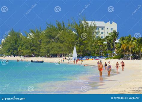 Seven Mile Beach - Grand Cayman Editorial Stock Photo - Image of ...