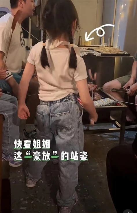 熊黛林双胞胎女儿近照曝光，小姐妹身高差距超大，越长越像爸爸