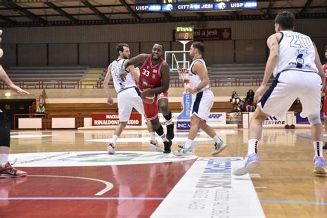 Basket Serie B Matelica Jesi Un Derby Che Potrebbe Valere Una