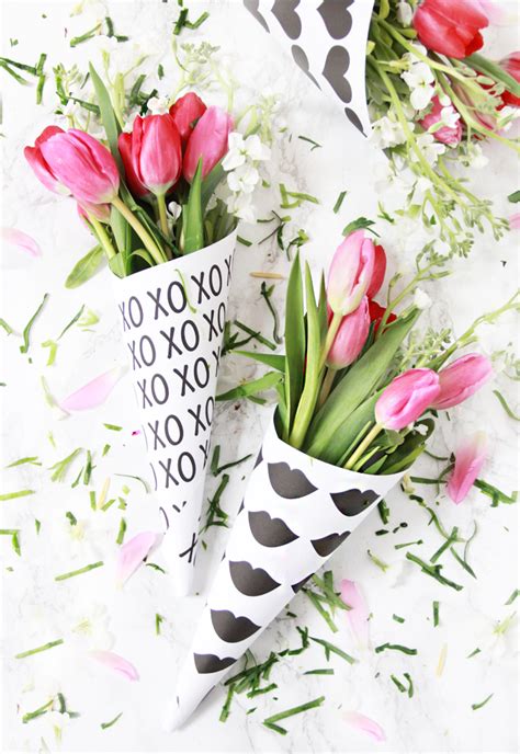 A Bubbly Life Diy Valentine Free Printable Flower Bouquets