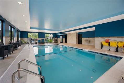 Hampton Inn by Hilton Detroit Southfield Pool Pictures & Reviews ...