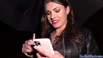 MILF tetona barata follada por dinero en POV después del casting XVIDEOS