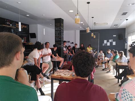 WHY BORDERS ERAKUSKETAN IZAN DIRA BATXIKO IKASLEAK | Elkar Hezi