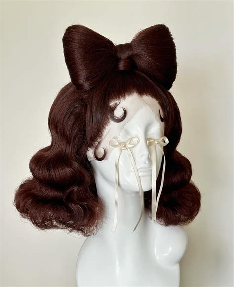 Experts explain why we are seeing more weird hair styles lately 27