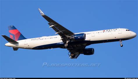 N Dn Delta Air Lines Airbus A Wl Photo By Stephen J Stein