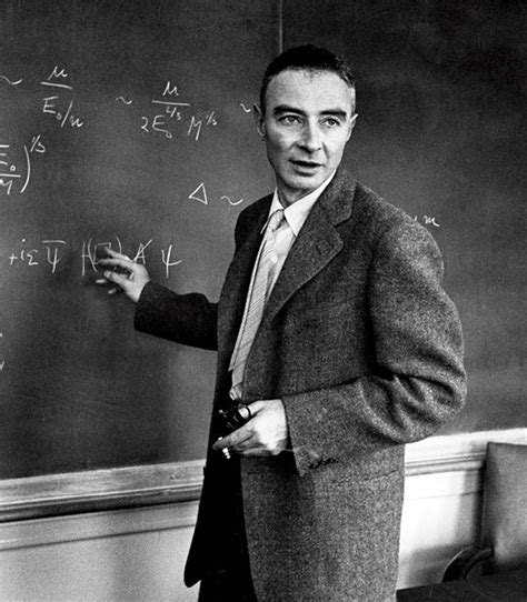 Julius Robert Oppenheimer Lascension Et La Chute Du Père De La Bombe