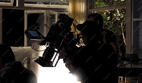 Filmagem Fora Do Estúdio Em Jornalismo - Os bastidores da filmagem de um comercial de vídeo no grande estúdio e ...