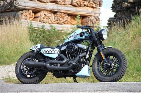 Custom Harley Davidson Sportster Iron 883 Bobber | Reviewmotors.co