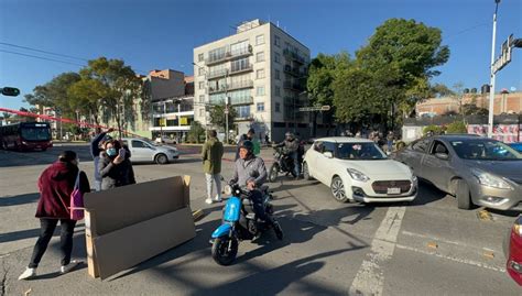 Vecinos De La Colonia Buenavista Bloquean Eje 1 Poniente