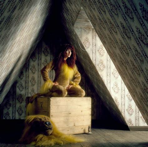 Photos Of Kate Bush During Cover Session For Her Album ‘lionheart