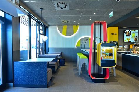 Lat Temu Powsta Pierwszy Mcdonald S W Polsce Na Otwarcie Przysz Y