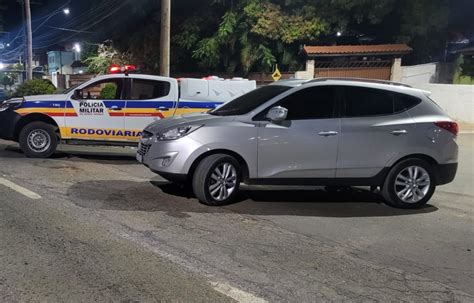 Após perseguição Polícia Rodoviária apreende carro clonado em Cel