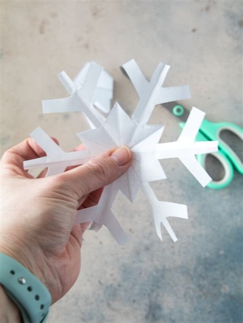 Snowflake Cut Out - Kids Activity Zone