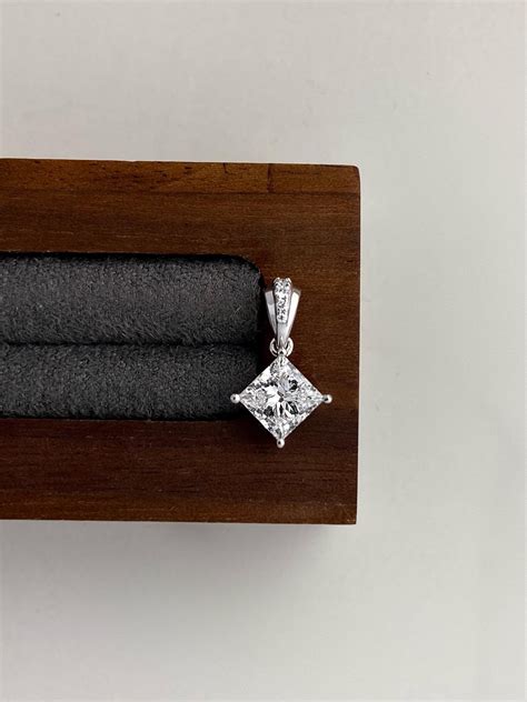 1 Carat Princess Cut Diamond Pendant Igi Certified Lab Grown Diamond