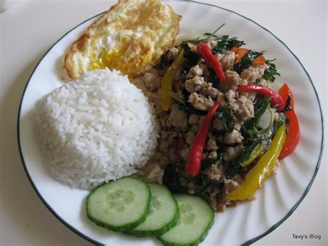 Welcome to Tevy's Kitchen: Thai or Khmer Stir Fry Pork with Holy Basil