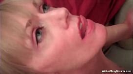 Granny Plays With Her Very Loose Pussy XNXX