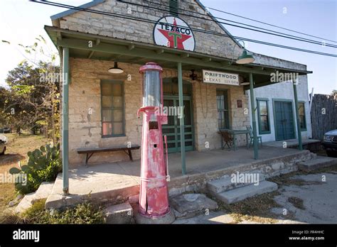 Old Texaco Gas Station Stock Photos & Old Texaco Gas Station Stock ...