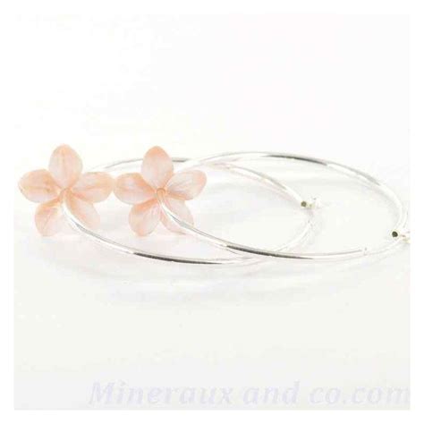 Boucles d oreilles créole fleurs de nacre blanche et argent 925