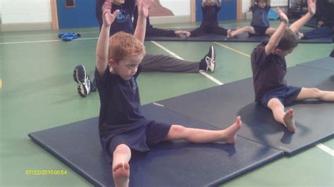 Year 2 Beanstalk Base Pe Gymnastics Display