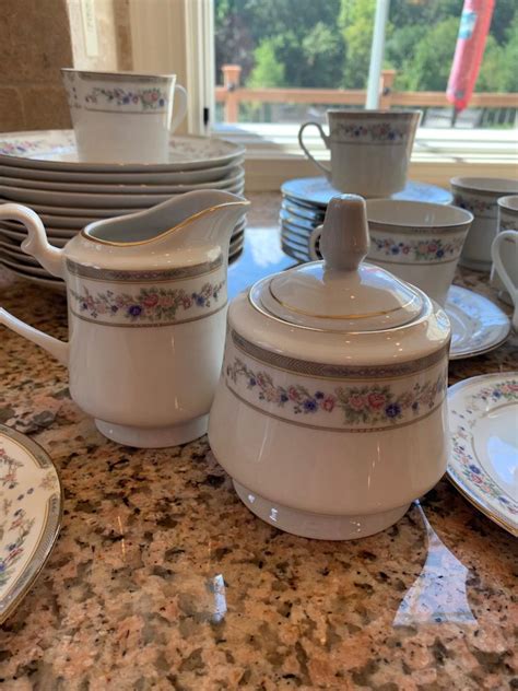 LOT 37R Apropos Bridgehampton China EstateSales Org