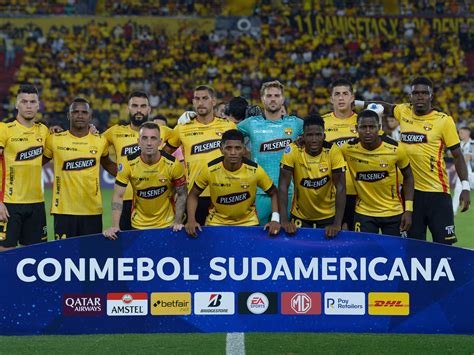 Dos argentinos iniciaron el trámite de nacionalidad ecuatoriana :: Olé