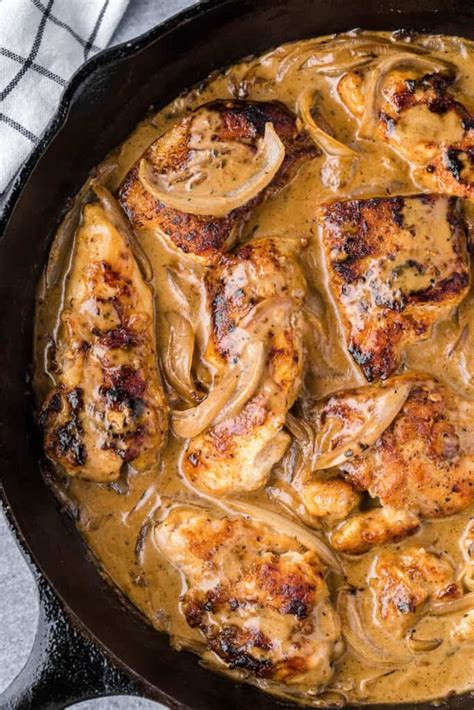 Smothered Chicken With Onion Gravy Smothered Chicken Recipes Chicken