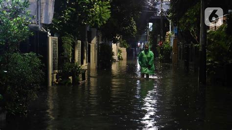 Jakarta Diguyur Hujan Hingga Jumat Pagi 1 RT Di Jakbar Banjir Setinggi