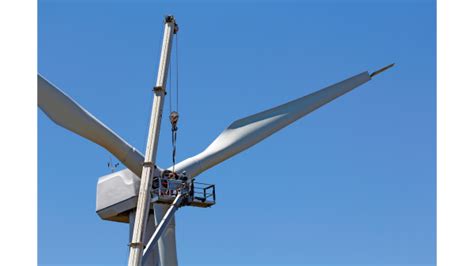 Safety Precautions for Wind Turbine Cleaning | AcraStrip