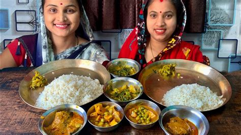 Eating Fish Masala Curry Matar Paneer Curry Junglee Saag Curry Bengali