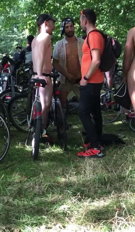 Naked pride boys ThisVid 日本語で