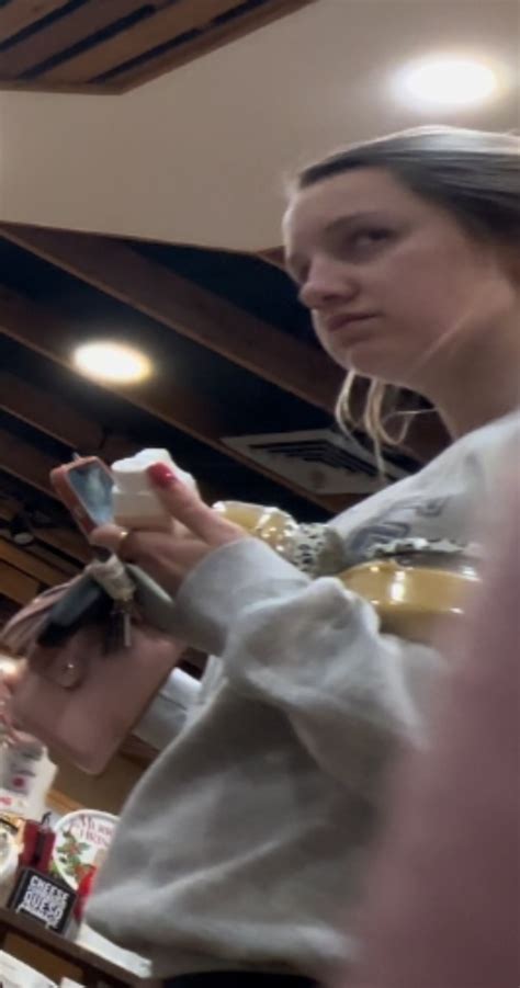 Bubble Blonde In Leggings W VPL OC Spandex Leggings Yoga Pants Forum