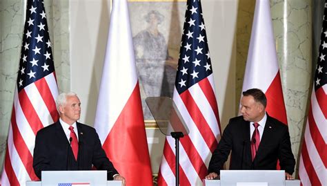 Rozmowa W Cztery Oczy Andrzeja Dudy I Mike A Pence A Wydarzenia W