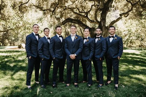 Groomsmen Attire: Find the Right Fit for Your Crew