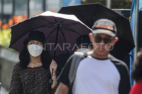 Suhu Panas Di Indonesia Antara Foto