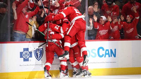 Spektakuläre Eishockey Partie Sieg für Detroit Red Wings mit Seider