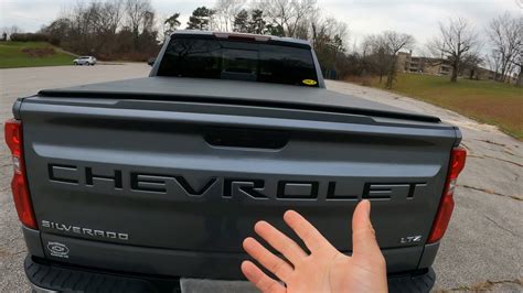 3 Ways To Open And Close Your 2019 Silverado Tailgate Youtube