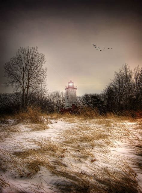 Lake Erie Lighthouse : r/pics