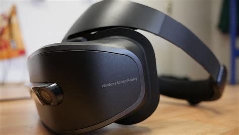 Review: Lenovo Explorer Windows Mixed Reality tested