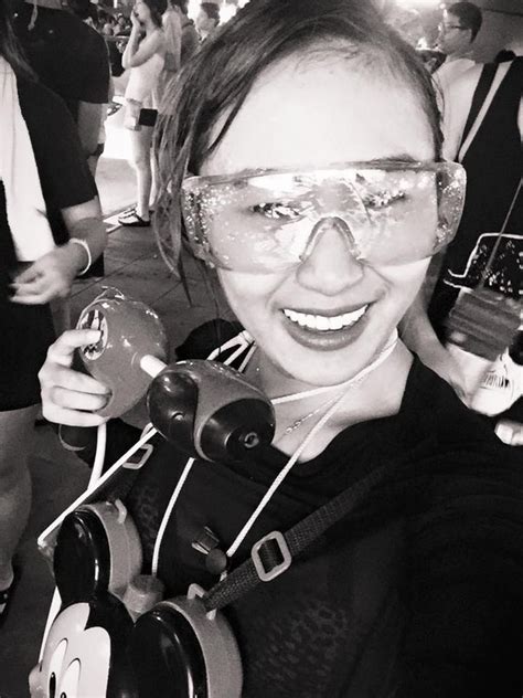 Hot girl Việt quậy tưng bừng trong ngày hội té nước ở Thái Lan