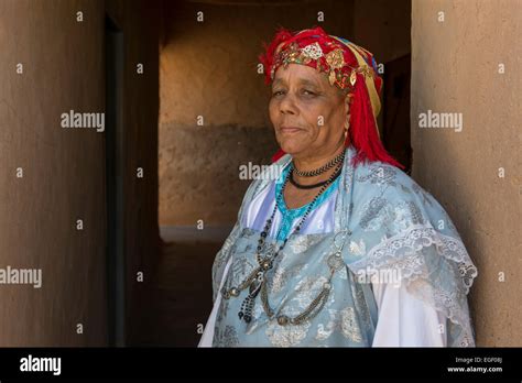 Berber Lady Wearing Traditional Costume Idelsane Stock Photo Alamy