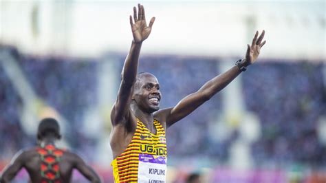 Jacob Kiplimo Runs Sensational Half Marathon World Record! - The