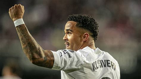 Justin Kluivert Qué guapo hoy Mestalla Valencia CF