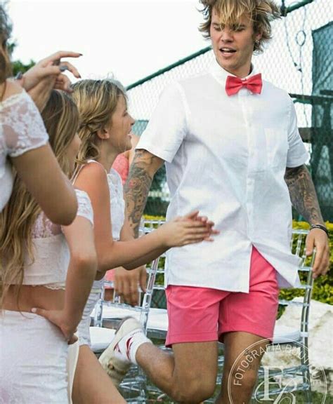 Justin Bieber in his dad's wedding. | Justin bieber, Women, White shorts