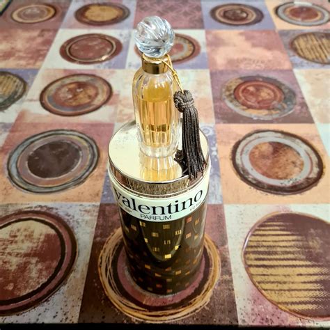 Valentino Valentino parfém - a vůně pro ženy 1978