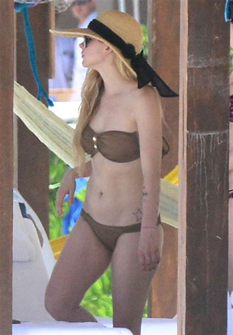 Avril Lavigne Bikini Candids Mexico May Celebmafia