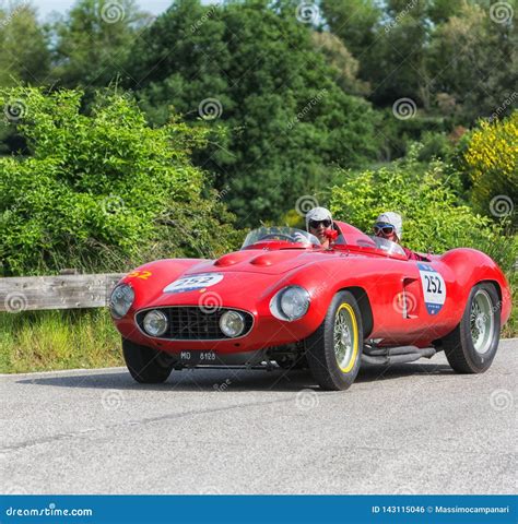 FERRARI 857 S 1955 Op Een Oude Raceauto In Verzameling Mille Miglia