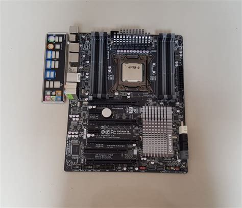 Jual Paket Motherboard Socket 2011 DDR3 X79 Gigabyte Proc I7 4820K Di