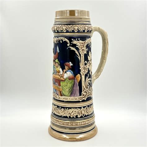 Крупный пивной кувшин (3 литра), с рельефным изображением жанровой ...